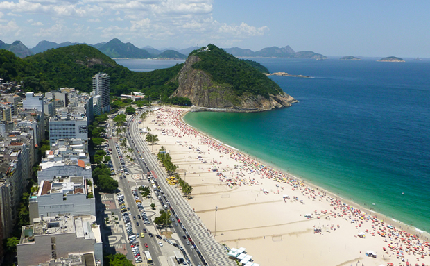 playa-de-copacabana-en-rio-de-janeiro-brasil