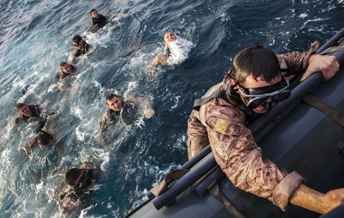 These 8 Stunning Photos Will Make You Appreciate How Tough SEAL & USMC